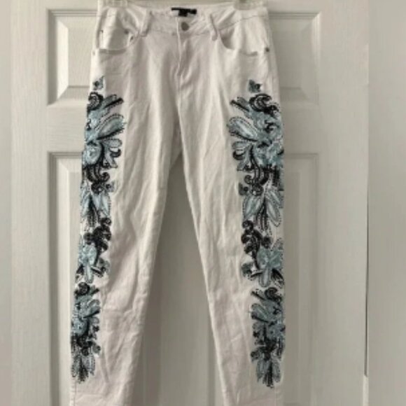 Juliette Rhinestone Capris! - Picture 2 of 6